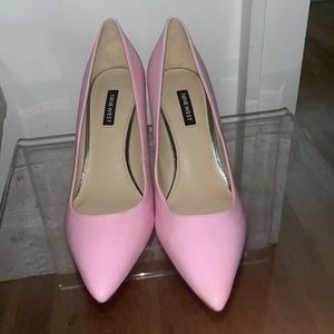 Nine West pink pumps size 9. Never worn.